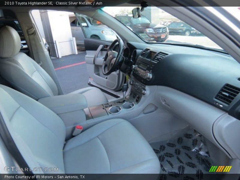 Classic Silver Metallic / Ash 2010 Toyota Highlander SE