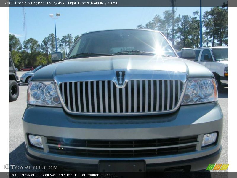 Light Tundra Metallic / Camel 2005 Lincoln Navigator Luxury 4x4