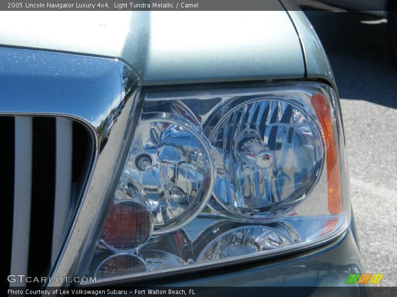Light Tundra Metallic / Camel 2005 Lincoln Navigator Luxury 4x4