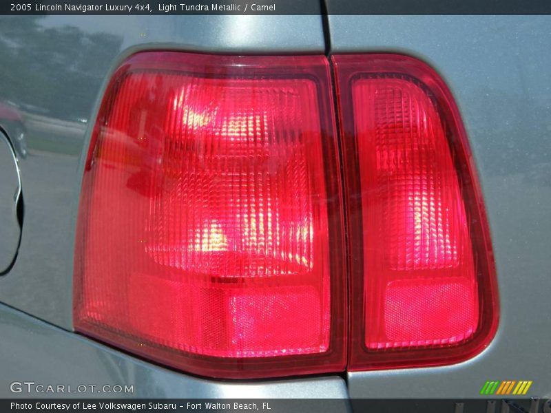 Light Tundra Metallic / Camel 2005 Lincoln Navigator Luxury 4x4