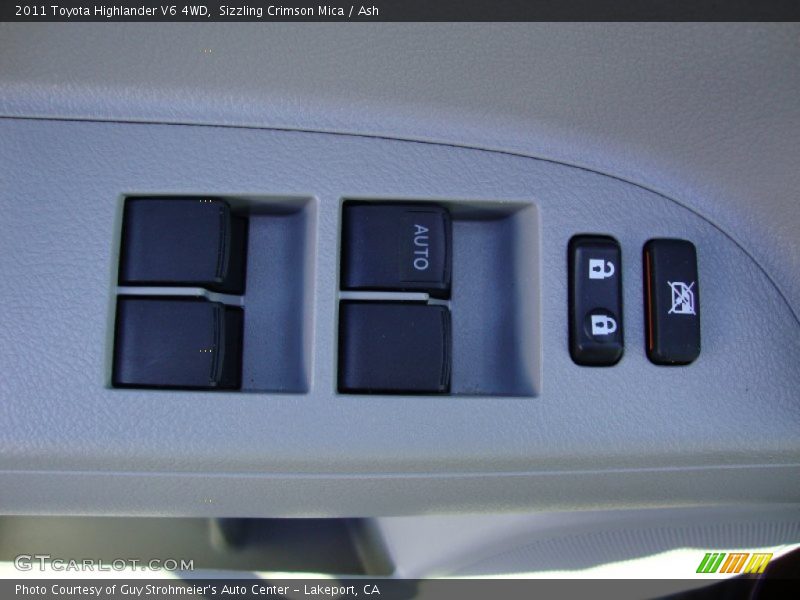 Controls of 2011 Highlander V6 4WD