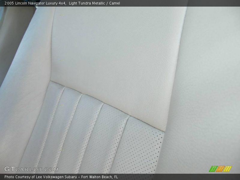 Light Tundra Metallic / Camel 2005 Lincoln Navigator Luxury 4x4