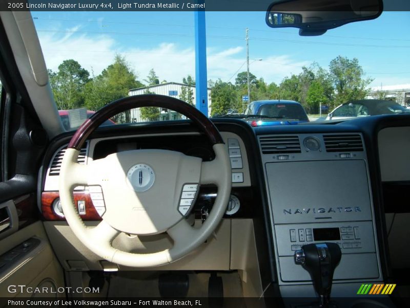 Light Tundra Metallic / Camel 2005 Lincoln Navigator Luxury 4x4