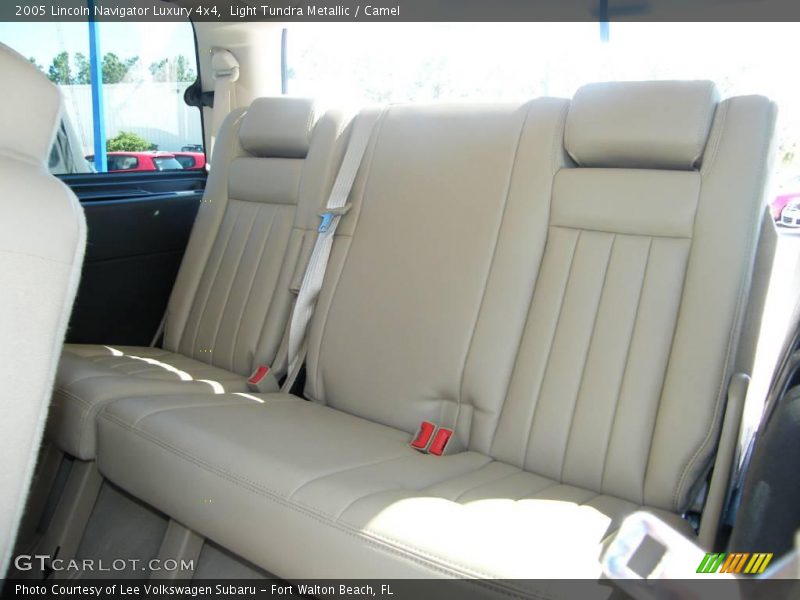 Light Tundra Metallic / Camel 2005 Lincoln Navigator Luxury 4x4