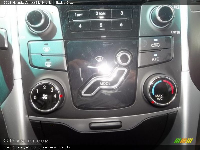 Midnight Black / Gray 2013 Hyundai Sonata SE