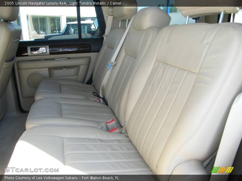 Light Tundra Metallic / Camel 2005 Lincoln Navigator Luxury 4x4