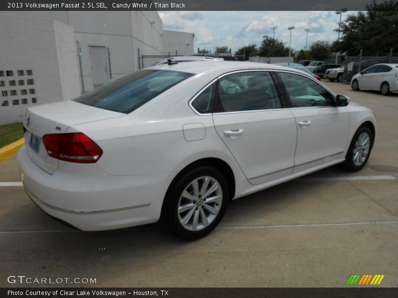 Candy White / Titan Black 2013 Volkswagen Passat 2.5L SEL