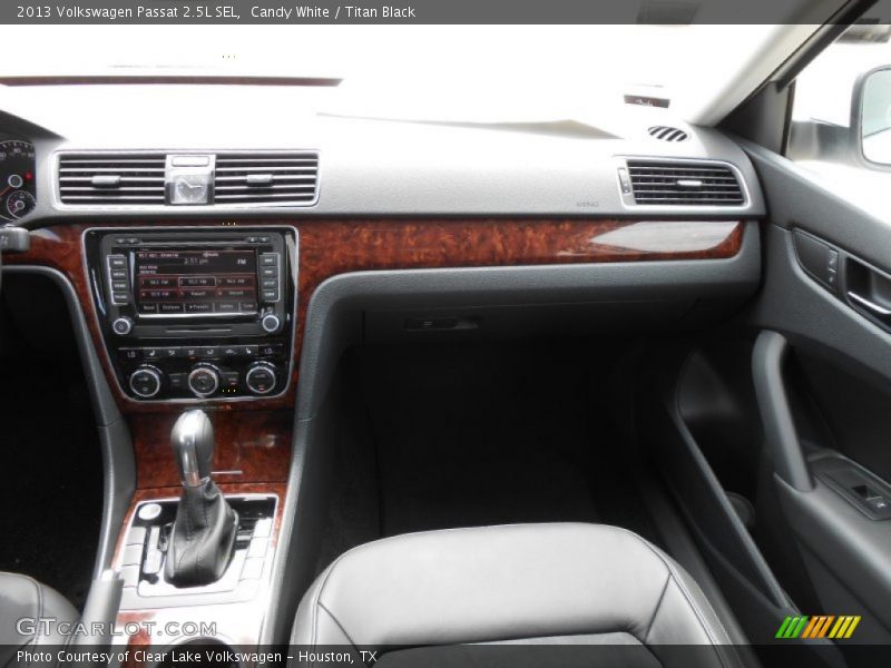 Candy White / Titan Black 2013 Volkswagen Passat 2.5L SEL