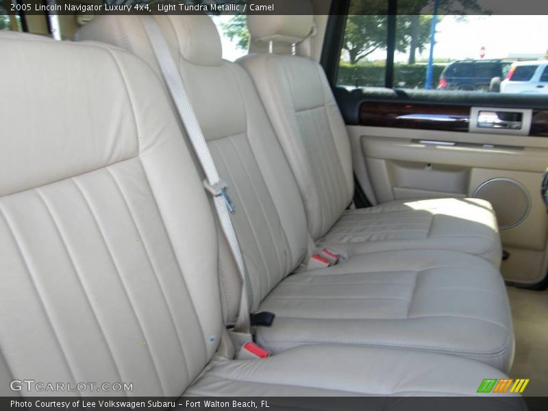 Light Tundra Metallic / Camel 2005 Lincoln Navigator Luxury 4x4
