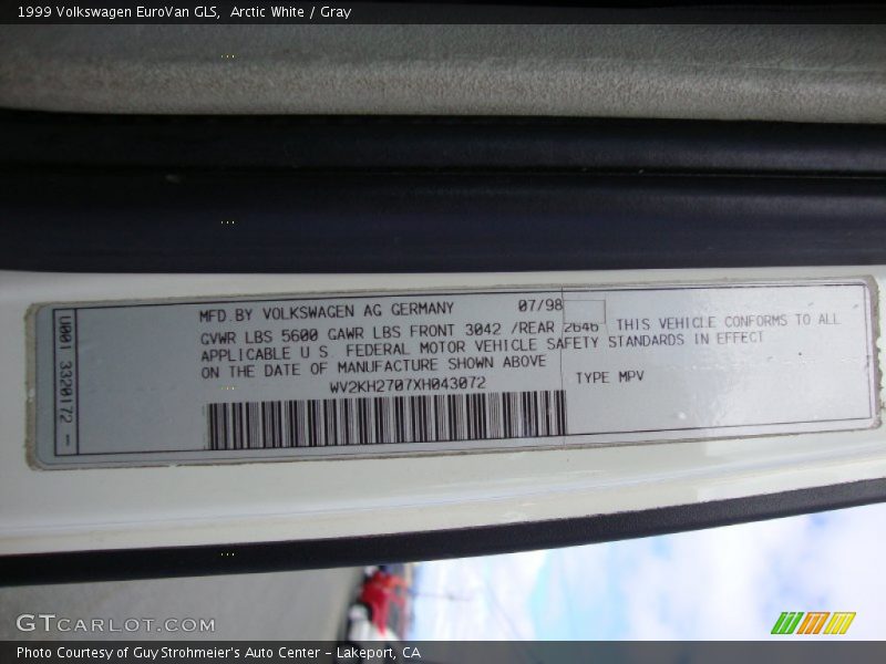 Arctic White / Gray 1999 Volkswagen EuroVan GLS