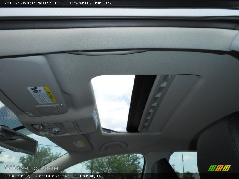 Candy White / Titan Black 2013 Volkswagen Passat 2.5L SEL