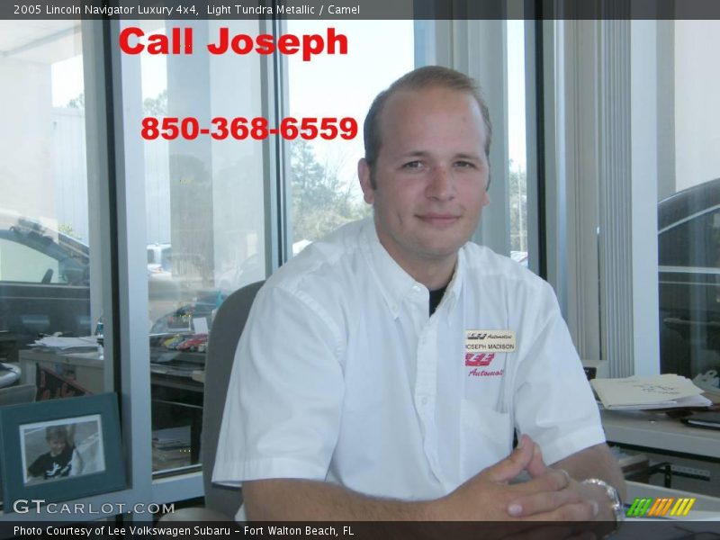 Light Tundra Metallic / Camel 2005 Lincoln Navigator Luxury 4x4