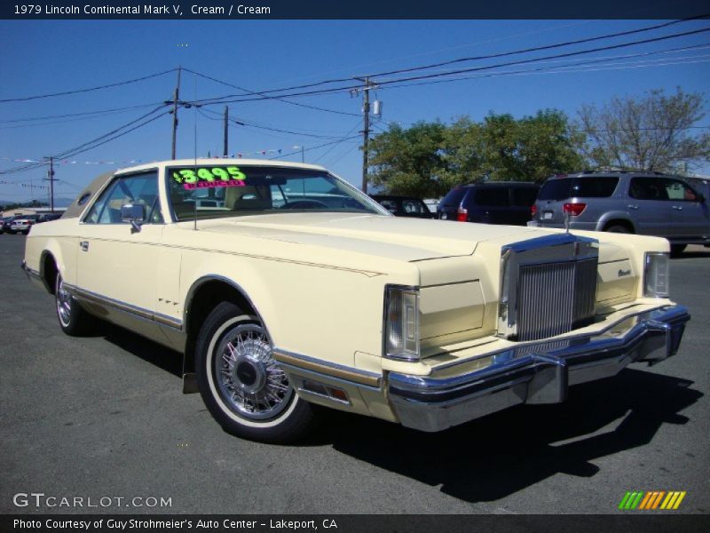 Front 3/4 View of 1979 Continental Mark V