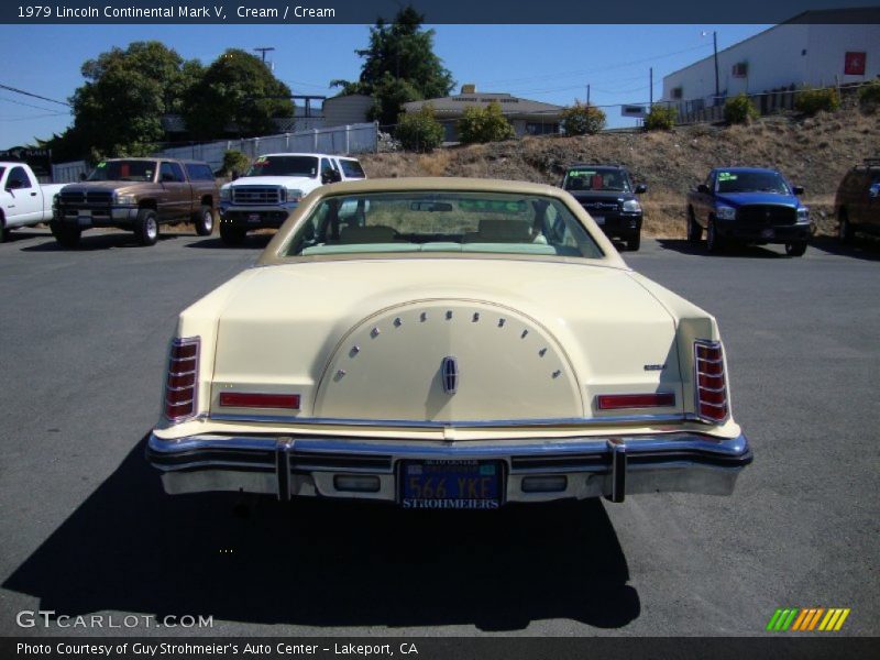 Cream / Cream 1979 Lincoln Continental Mark V