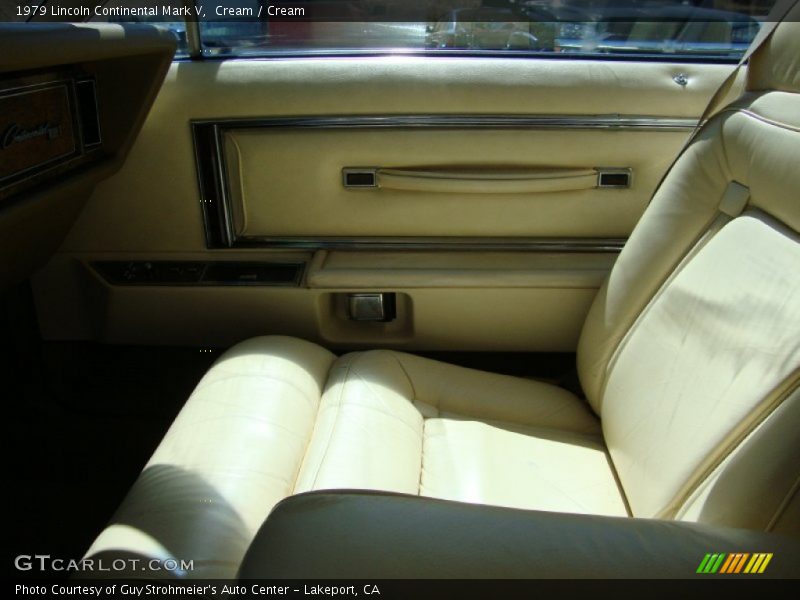 Cream / Cream 1979 Lincoln Continental Mark V