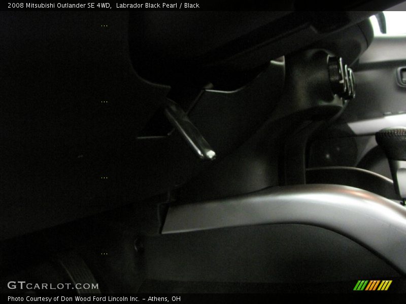 Labrador Black Pearl / Black 2008 Mitsubishi Outlander SE 4WD