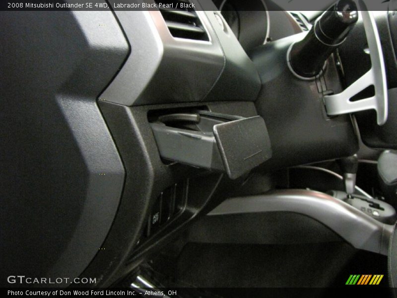 Labrador Black Pearl / Black 2008 Mitsubishi Outlander SE 4WD