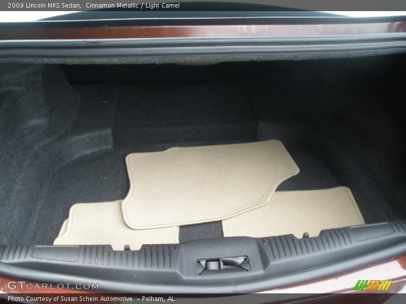  2009 MKS Sedan Trunk