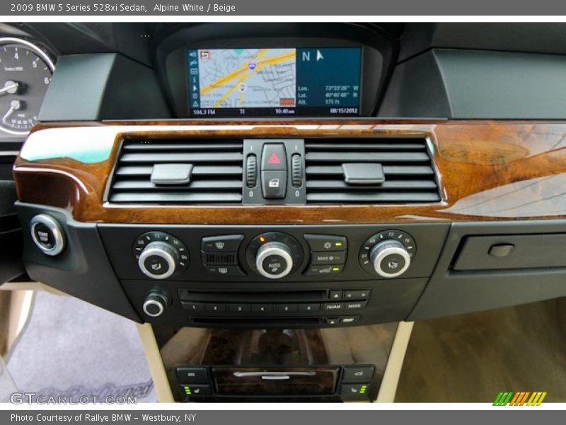 Alpine White / Beige 2009 BMW 5 Series 528xi Sedan