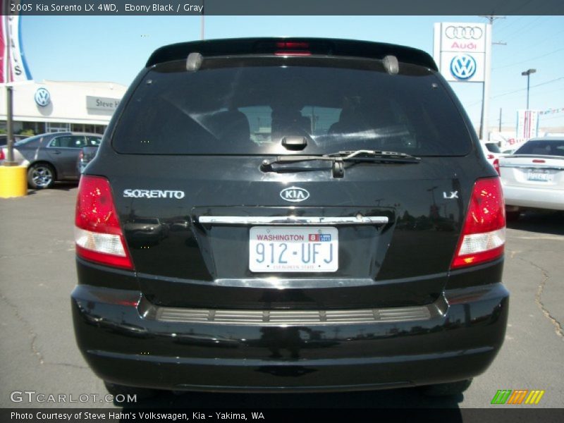 Ebony Black / Gray 2005 Kia Sorento LX 4WD