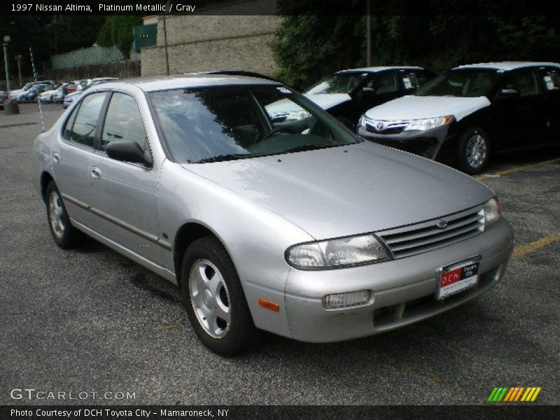 Platinum Metallic / Gray 1997 Nissan Altima