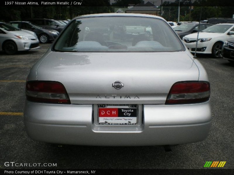 Platinum Metallic / Gray 1997 Nissan Altima
