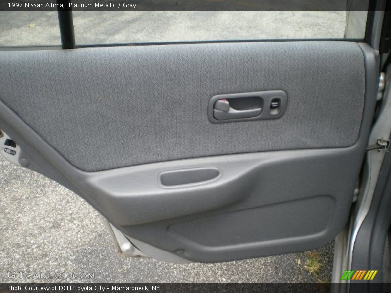 Platinum Metallic / Gray 1997 Nissan Altima