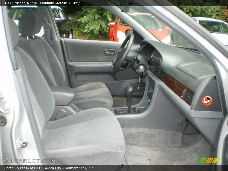 Platinum Metallic / Gray 1997 Nissan Altima