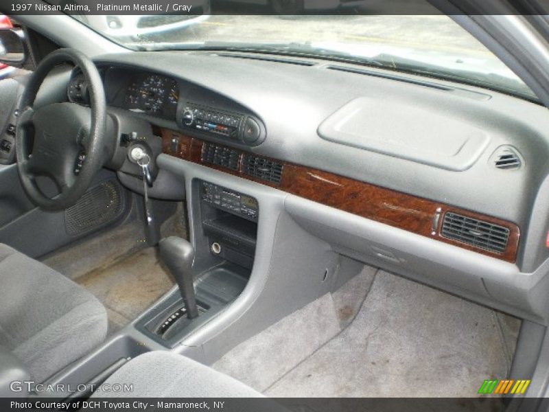 Platinum Metallic / Gray 1997 Nissan Altima