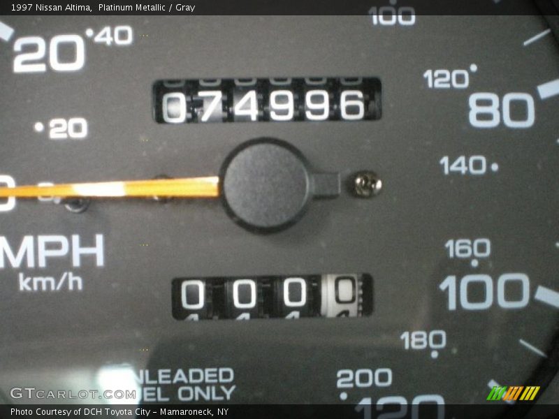 Platinum Metallic / Gray 1997 Nissan Altima