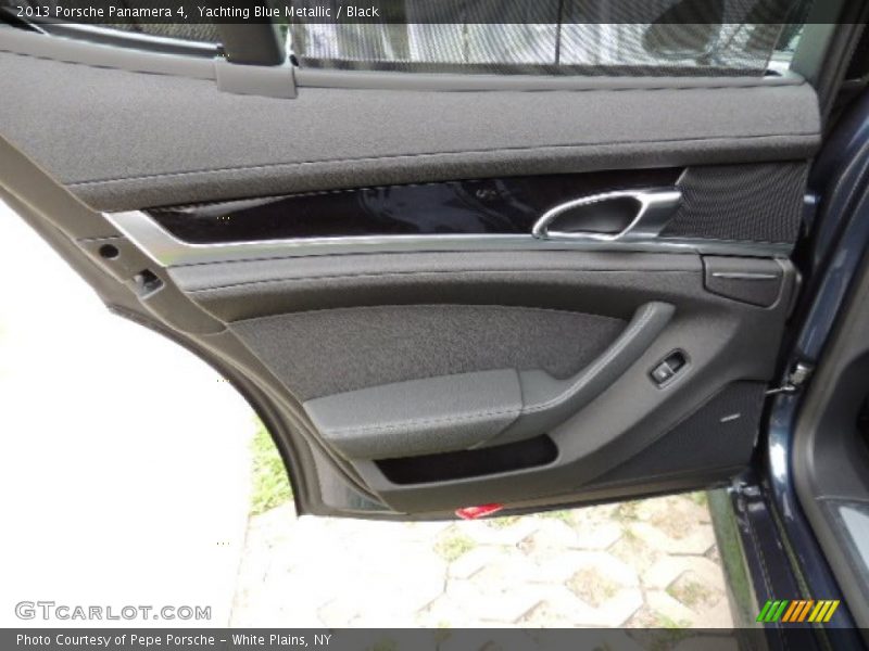 Door Panel of 2013 Panamera 4