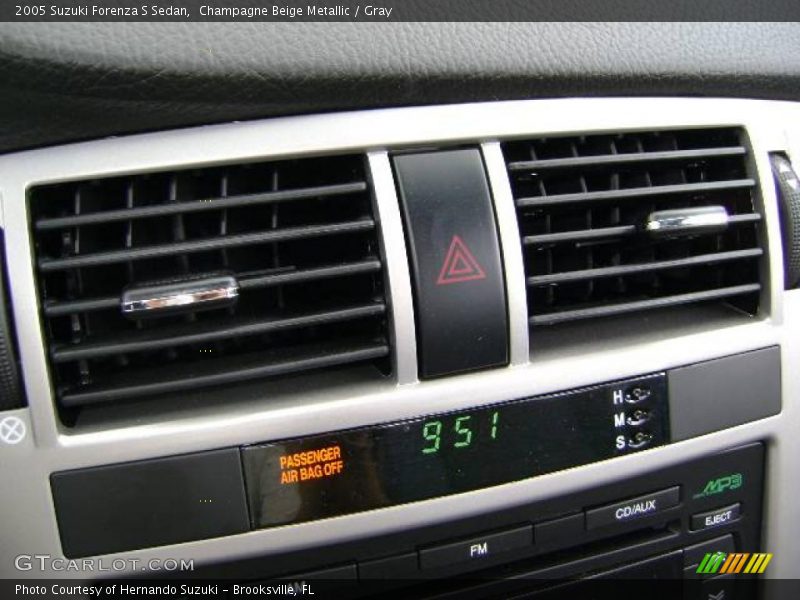 Champagne Beige Metallic / Gray 2005 Suzuki Forenza S Sedan