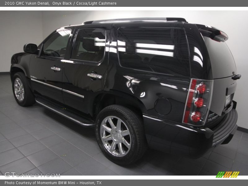Onyx Black / Cocoa/Light Cashmere 2010 GMC Yukon Denali