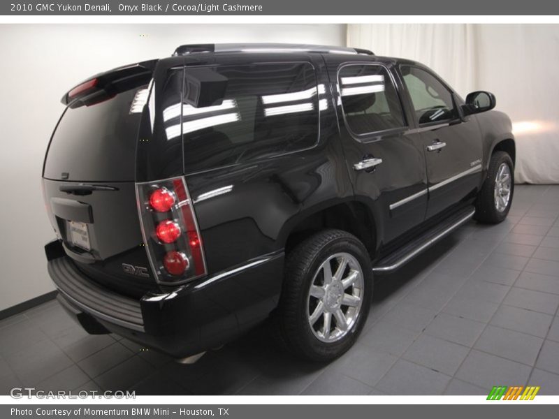 Onyx Black / Cocoa/Light Cashmere 2010 GMC Yukon Denali