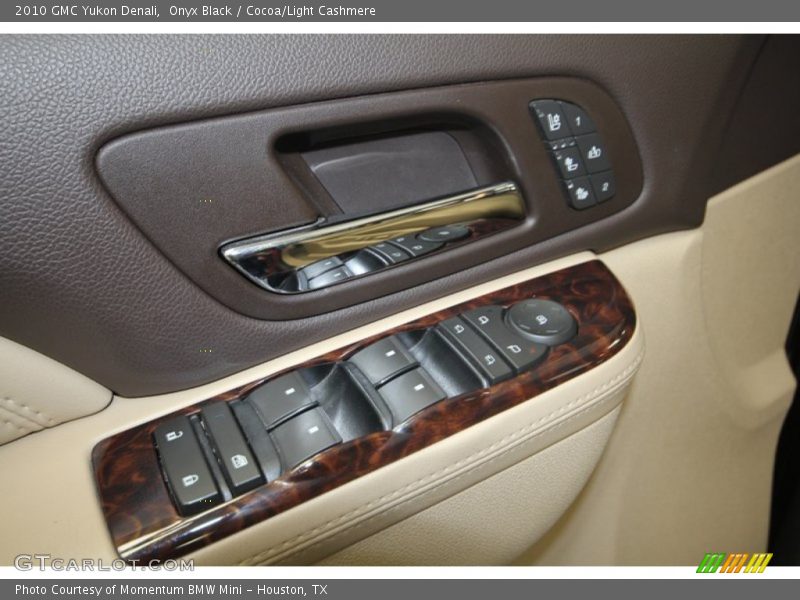 Onyx Black / Cocoa/Light Cashmere 2010 GMC Yukon Denali