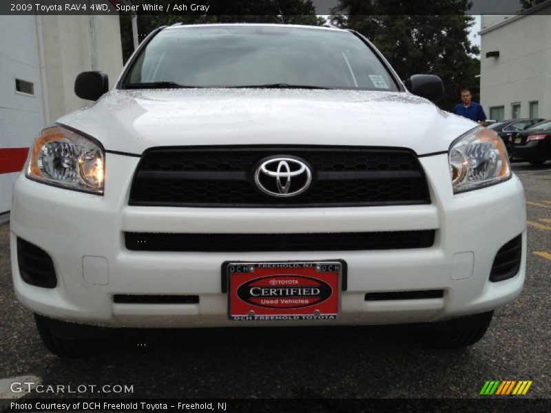 Super White / Ash Gray 2009 Toyota RAV4 4WD