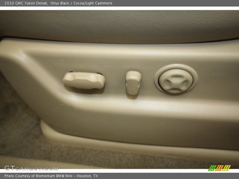 Onyx Black / Cocoa/Light Cashmere 2010 GMC Yukon Denali