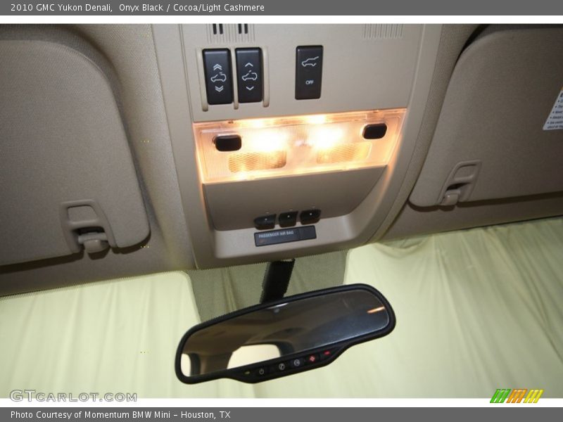Onyx Black / Cocoa/Light Cashmere 2010 GMC Yukon Denali