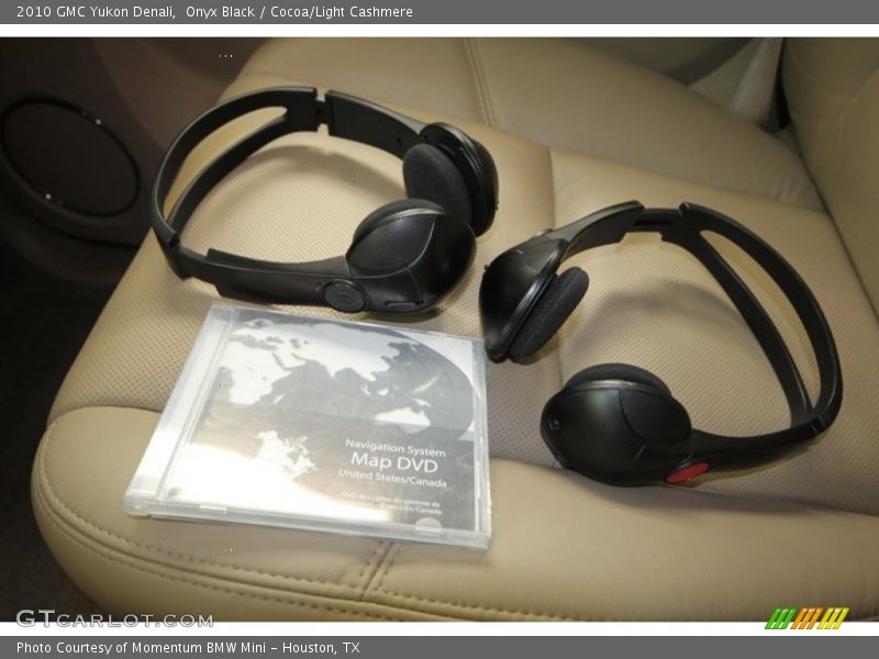 Onyx Black / Cocoa/Light Cashmere 2010 GMC Yukon Denali