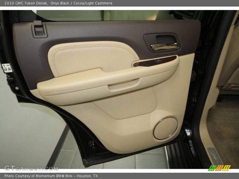 Onyx Black / Cocoa/Light Cashmere 2010 GMC Yukon Denali