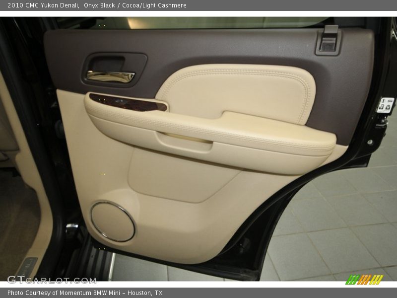 Onyx Black / Cocoa/Light Cashmere 2010 GMC Yukon Denali