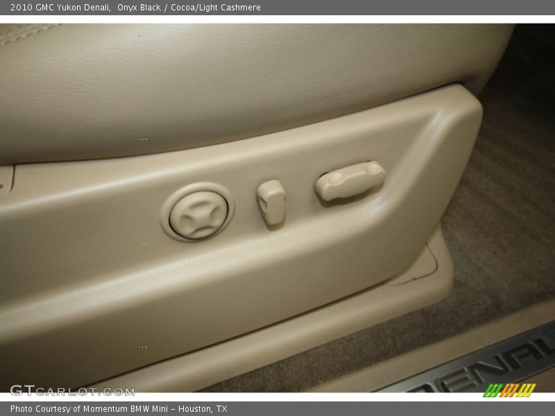 Onyx Black / Cocoa/Light Cashmere 2010 GMC Yukon Denali