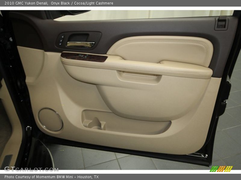 Onyx Black / Cocoa/Light Cashmere 2010 GMC Yukon Denali