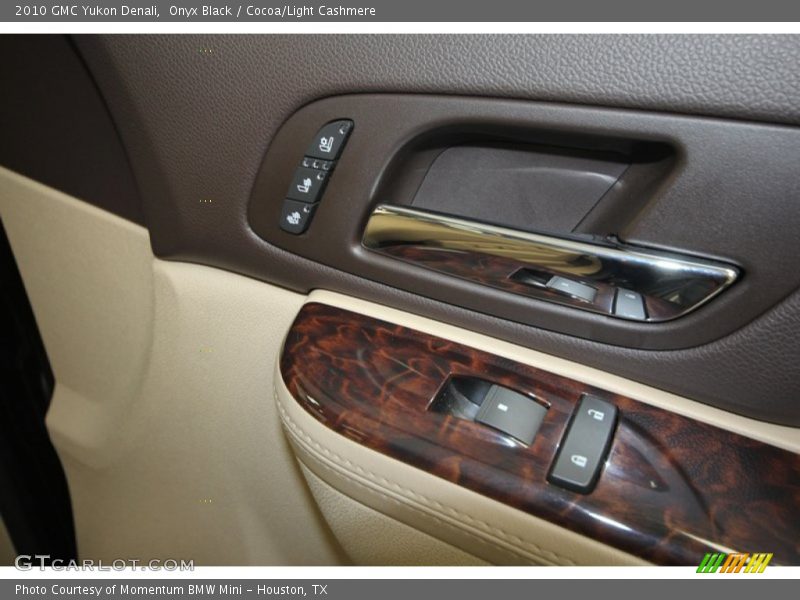 Onyx Black / Cocoa/Light Cashmere 2010 GMC Yukon Denali