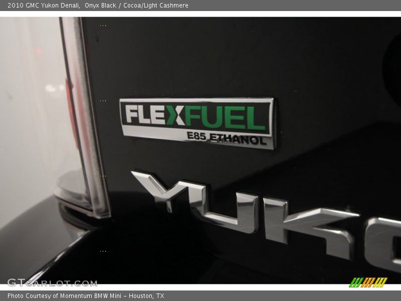 Onyx Black / Cocoa/Light Cashmere 2010 GMC Yukon Denali