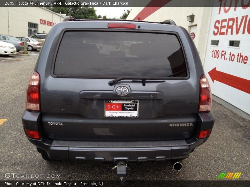Galactic Gray Mica / Dark Charcoal 2005 Toyota 4Runner SR5 4x4