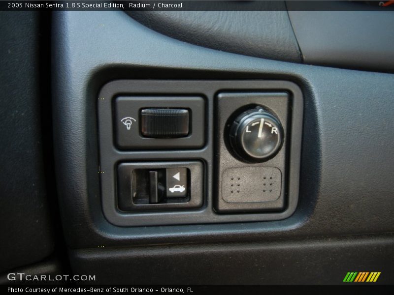 Controls of 2005 Sentra 1.8 S Special Edition