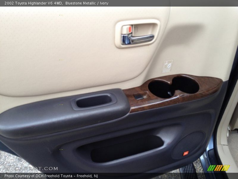 Bluestone Metallic / Ivory 2002 Toyota Highlander V6 4WD