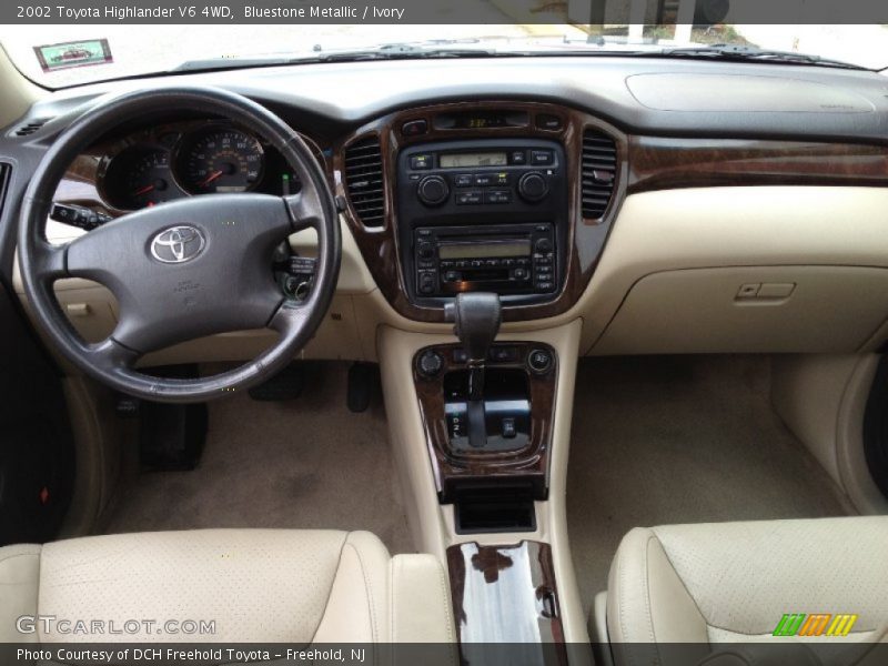 Dashboard of 2002 Highlander V6 4WD
