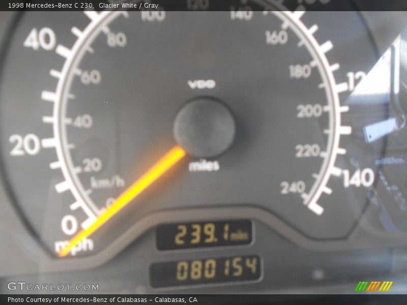 Glacier White / Gray 1998 Mercedes-Benz C 230